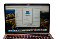 Apple MacBook Pro 15.2 Retina 13.3 i5-8Gen 2.4 GHz 250GB SSD 8GB  2019